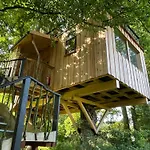 Baumhaus Beletage ベッド・アンド・ブレックファスト *