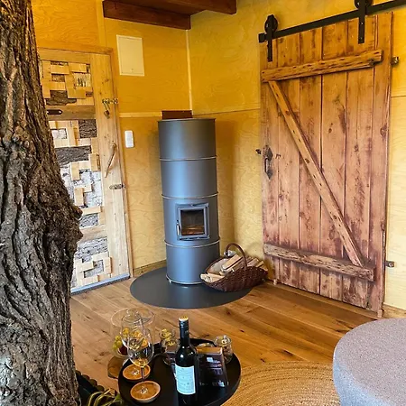 Baumhaus Beletage Bed & Breakfast