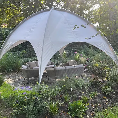 Baumhaus Beletage Bed & Breakfast Bockhop